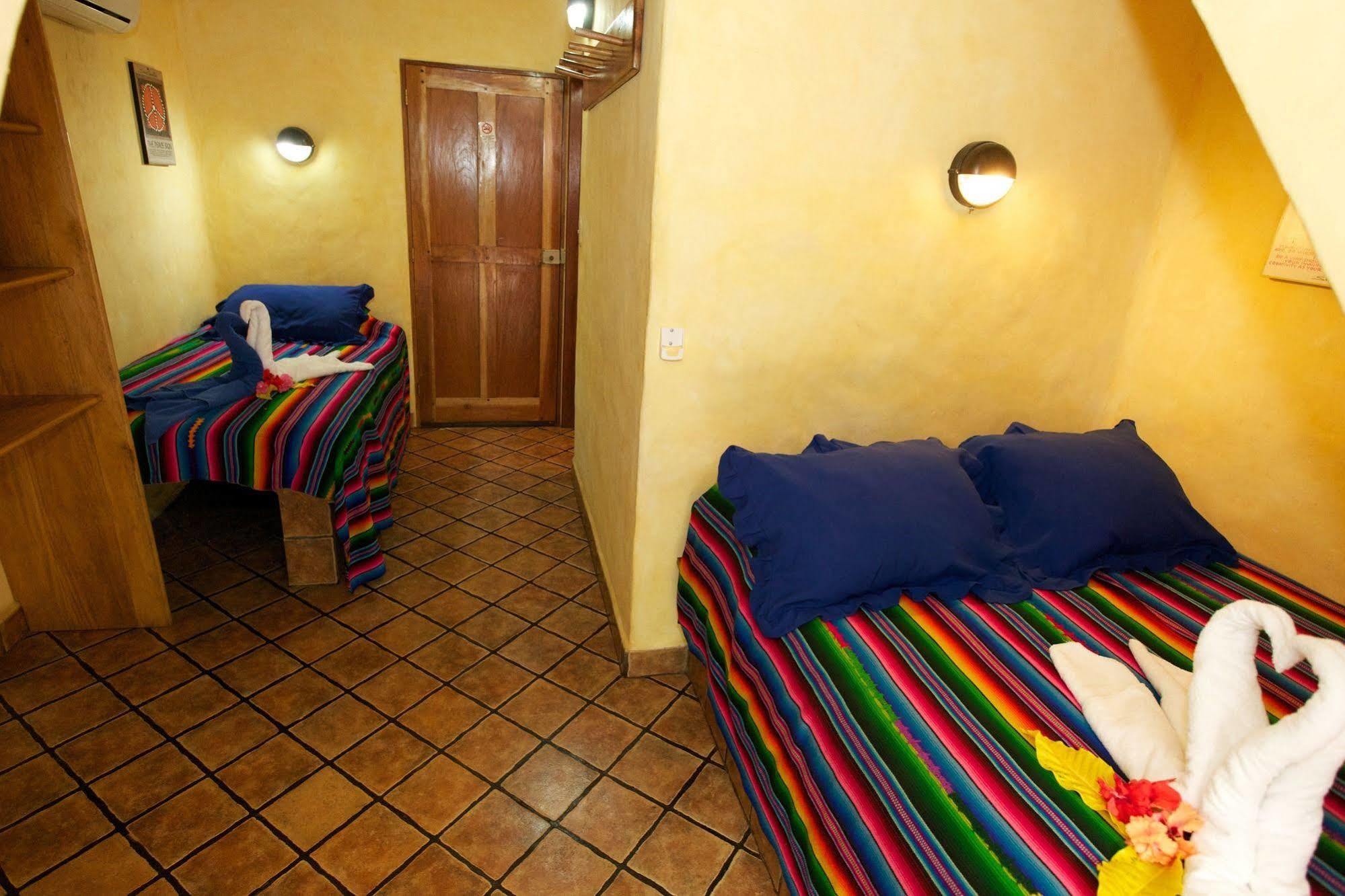 El Sano Banano Beachside Hotel Montezuma Exterior foto